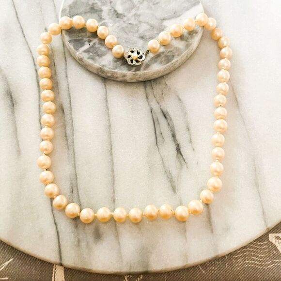 Vintage Simulated Pearl Necklace Single Strand Cream Round Beads Flower Clasp - Picture 1 of 7
